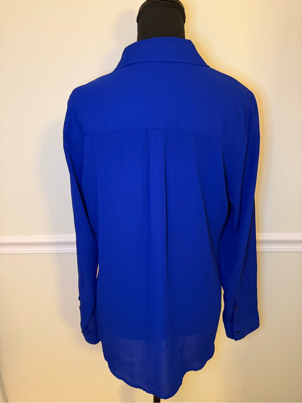 Women's Royal Blue Express Portofino Button-Down Shirt with Roll-Tab Sleeves - Picture 4 of 9